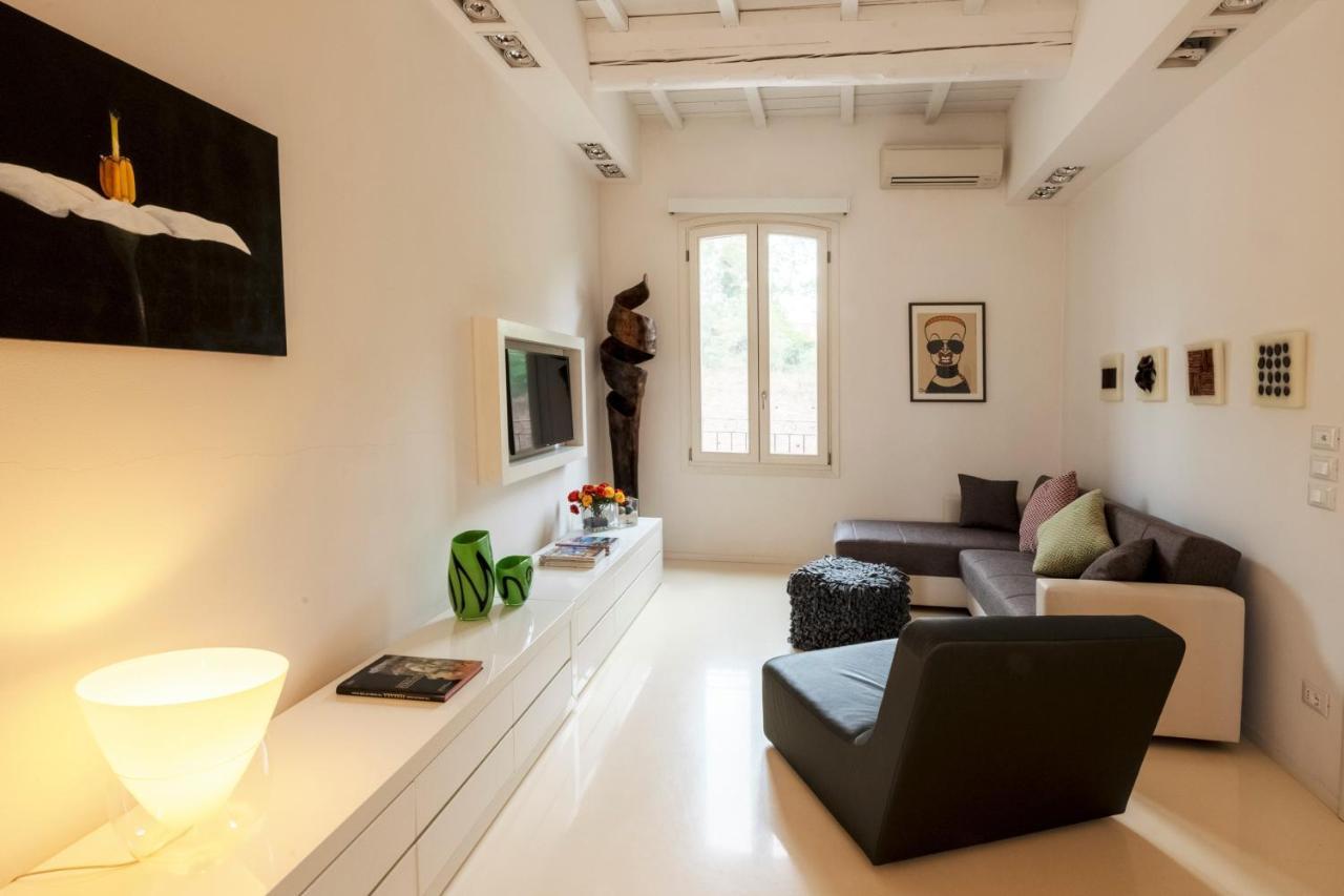 Villa Charming Flat in centro a Ferrara Esterno foto